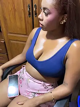 Kloe_rousse01's Live XXX Chat
