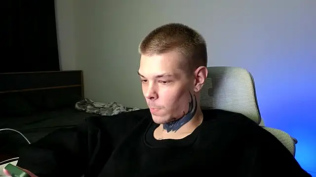 DENIS_HERE live XXX chat