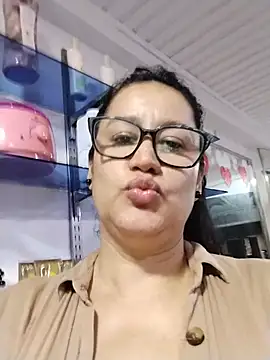keilymadam's Live XXX Chat