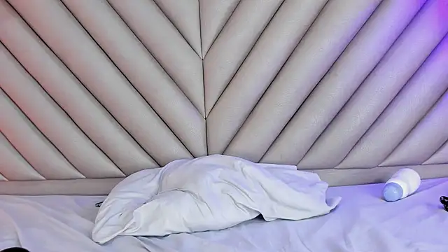 Živý XXX chat NaomiVelour