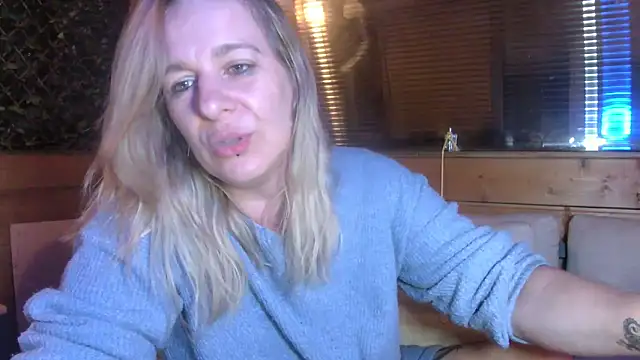 Chat +18 de Delichieuse5 ao vivo