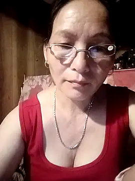 XXX chat uživo modela Cucci07