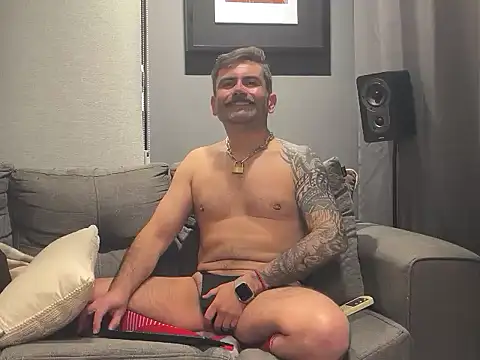 Show modela LukasMackenna na web-kameri