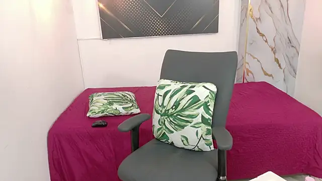 GoldenDesireX_ Live XXX Chat