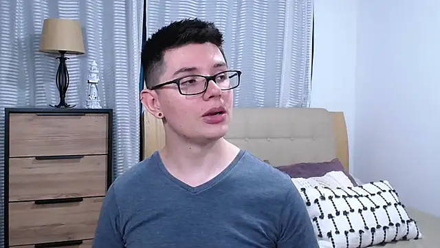 BlackFoXXX69 Adlı Modelin Canlı XXX Sohbeti