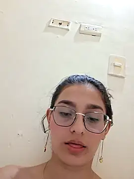 Ary-18 Live XXX-Chat