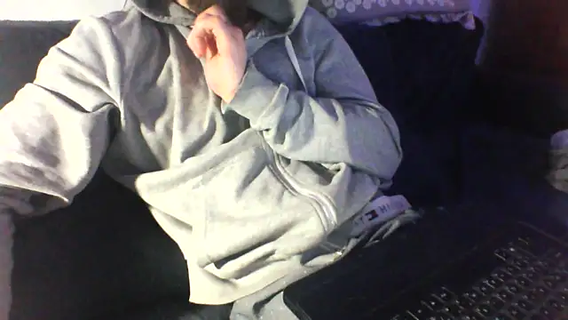 KaelNox élő XXX-chatje