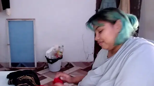 Chat +18 de katteyes_20 ao vivo