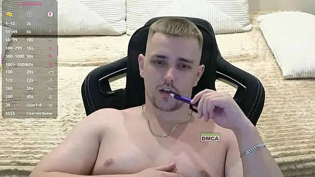 Show modela Larstar01 na web-kameri