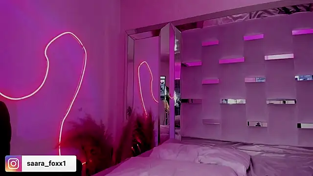 Sara_Foxx1 élő XXX-chatje