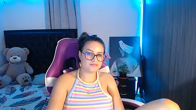 esmeraldaa230 라이브 XXX 채팅