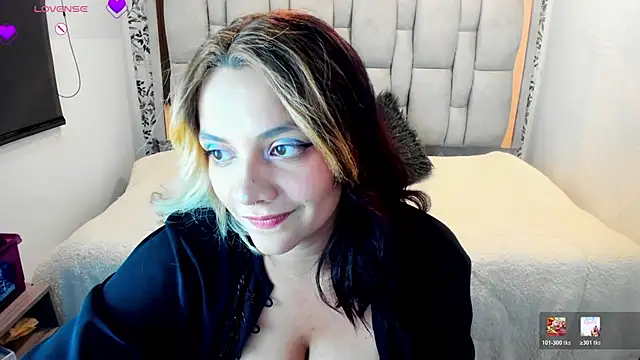 Kiara_Cruz__ Adlı Modelin Canlı XXX Sohbeti