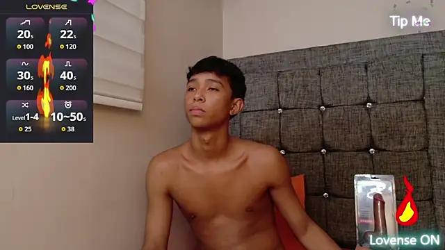 Little_Twink19x 网络视讯表演