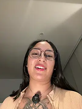 Онлайн чат XXX Rae_Lil_White