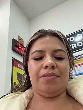 Chatroom XXX en direct de Ariana-07