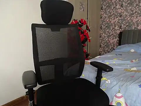 Naughtyy_Ranii01のライブXXXチャット