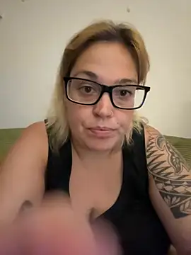 Chatroom XXX en direct de SecretRavenXO