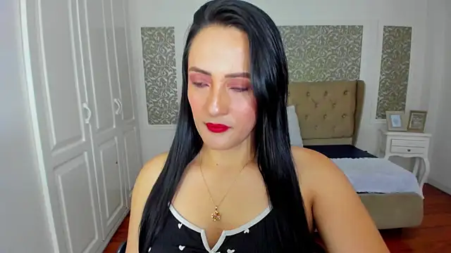Chat +18 de KimWessel_ ao vivo