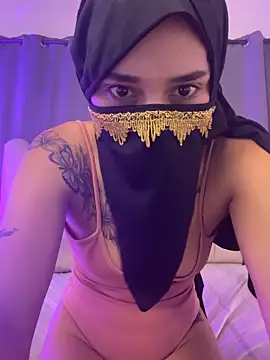 azihara_66 Adlı Modelin Canlı XXX Sohbeti