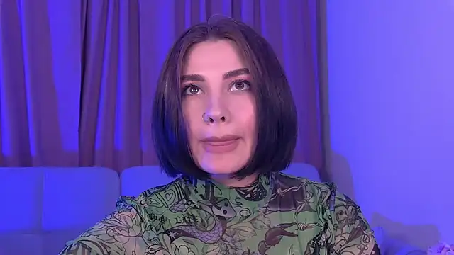 Chat +18 de AdrianaToress ao vivo