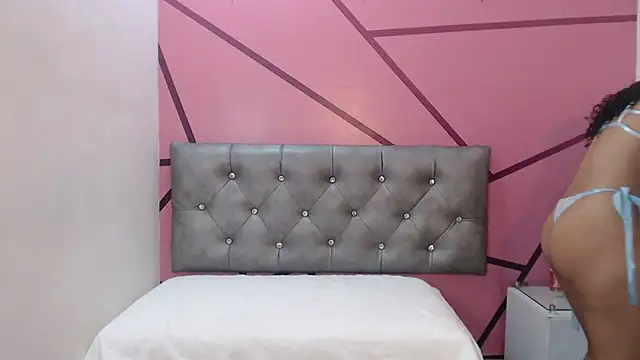 Little18Doll live XXX chat