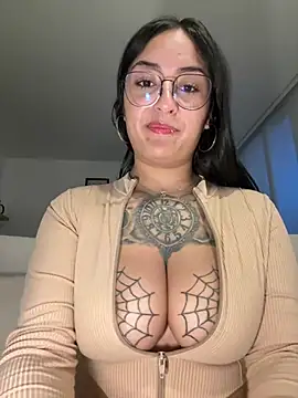 Živý XXX chat Rae_Lil_White