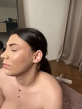 NatashaXVibe Adlı Modelin Canlı XXX Sohbeti