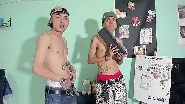 TYLERhHOT2005 Webcam Show