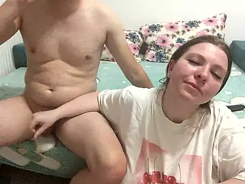 Aliceandmario Webcam show