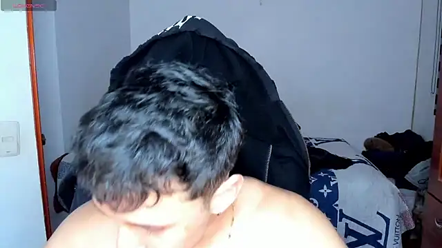 Tommy_Bred Pertunjukan Webcam