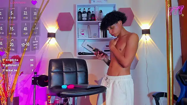 _taylor_black: вебкам-шоу