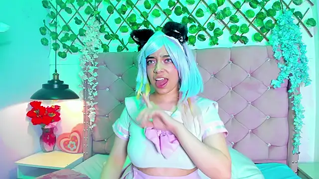 Chat XXX en directo de Kira-Berry