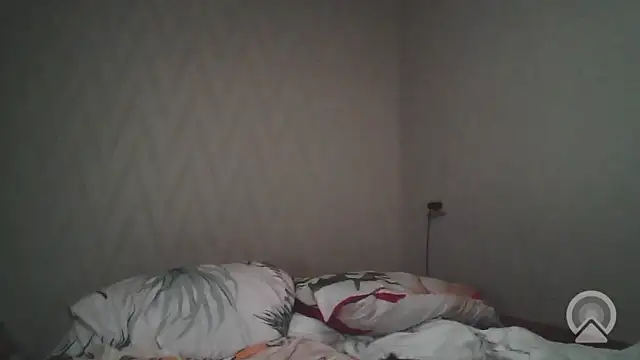 pink_pikachu_ élő XXX-chatje