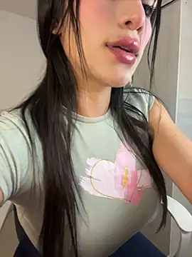 Emmily_19 网络视讯表演