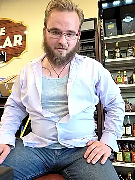 Pokazy przed kamerką – bear8t