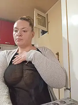 Chat XXX en directo de DiamondMia11