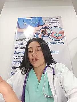 Chat +18 de CAROLINE__07 ao vivo