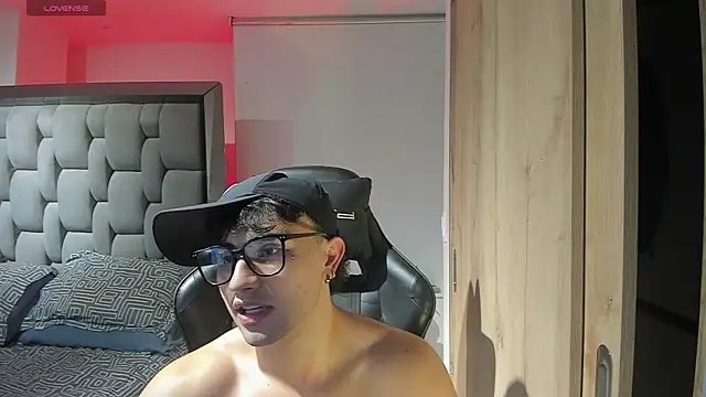 zack_lenox's Live XXX Chat