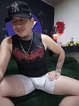 Valentino_dominusSexx Show in webcam