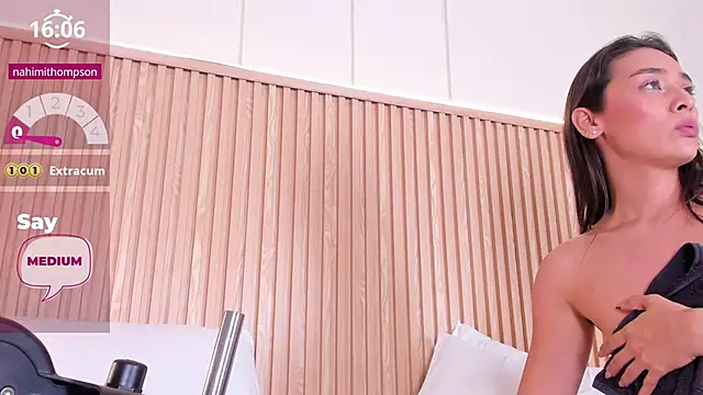 NahimiThompson Live XXX-Chat
