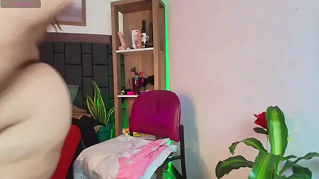 EllenaBoobs_のライブXXXチャット