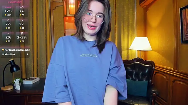LatoniaNeedam's Webcam Show