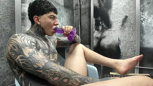 Chatroom XXX en direct de Gury_tattoo