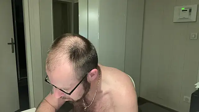 FABIOGLASSESのウェブカメラショー