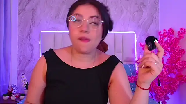 Chat +18 de IsabellaAnngel ao vivo