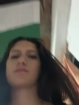 Caroline_daring 现场XXX聊天