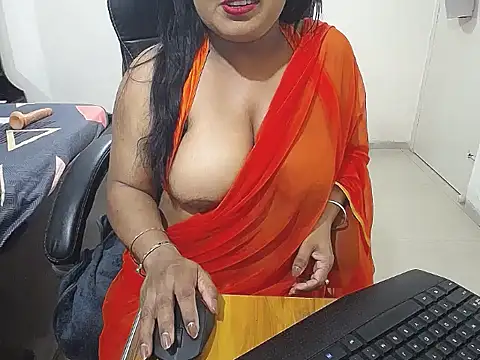 curvyarchie Adlı Modelin Canlı XXX Sohbeti
