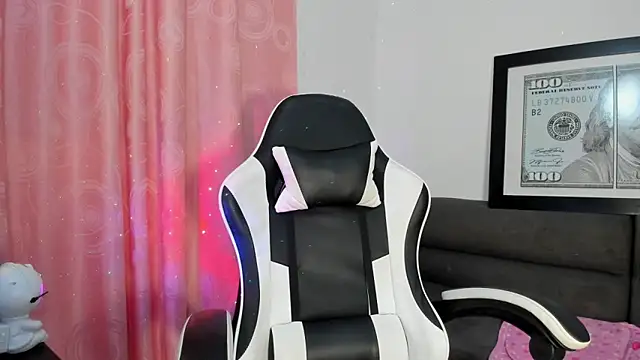 LucianaMoreau Chat XXX in diretta