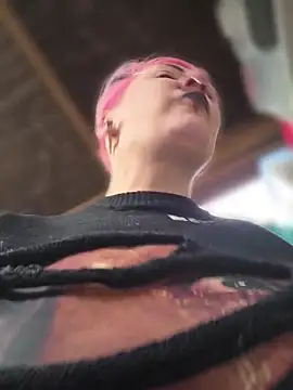 PinkTheHawk's Live XXX Chat