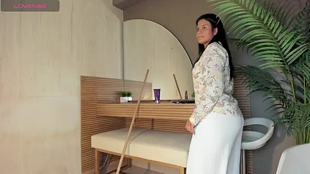 Онлайн чат XXX Marilyn_Mulata